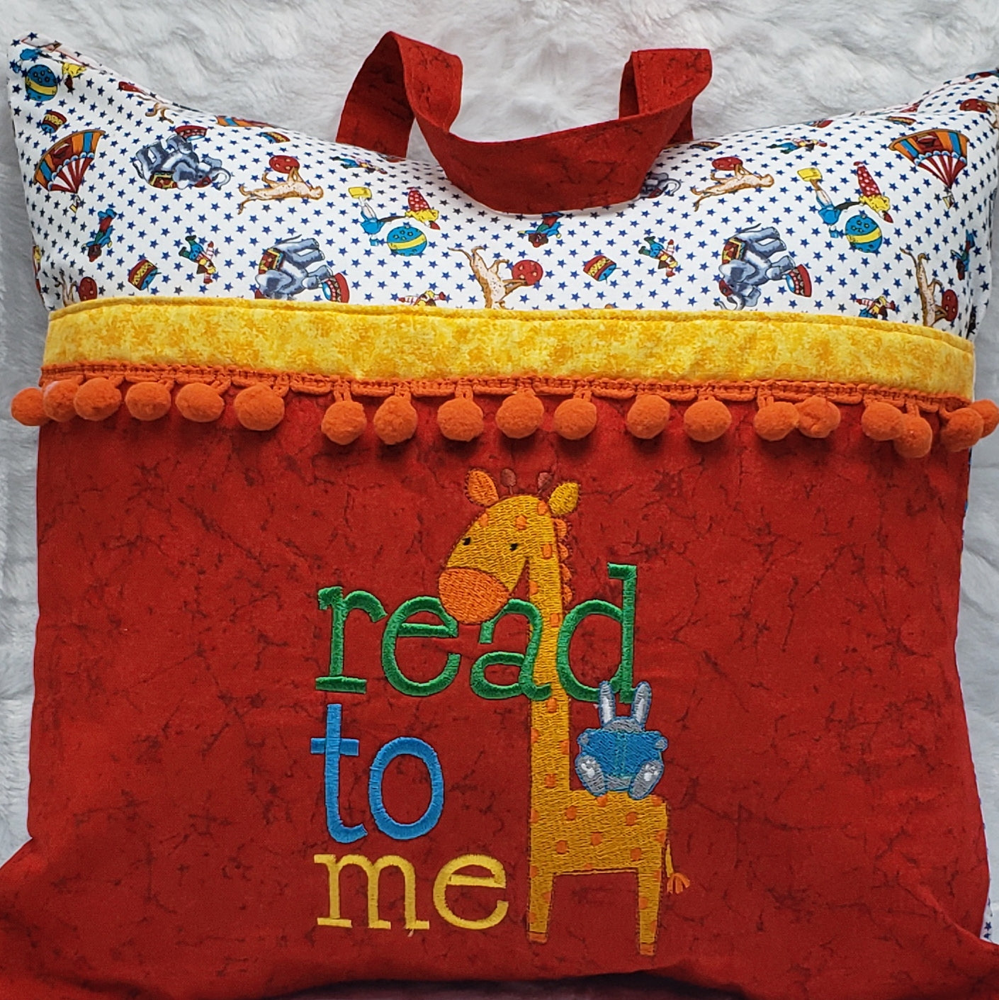 Read To Me Giraffe Reading Pillow Cover