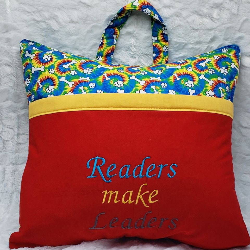 Dog Readers Make Leaders Reading Pillow Cover